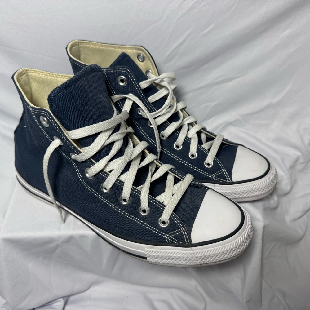 Converse Chuck Taylor All Star Canvas Hi Top Unisex sneakers Men’s 9/ women’s 11